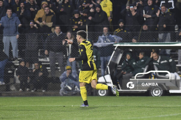 Ignacio Sosa, de Peñarol. Torneo Clausura. Estadio Parque Alfredo V. Viera.
