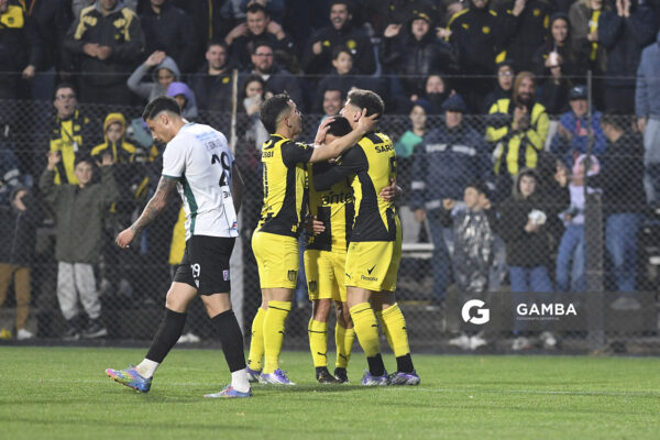Ignacio Sosa, de Peñarol. Torneo Clausura. Estadio Parque Alfredo V. Viera.