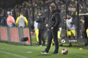 Diego Aguirre, director técnico de Peñarol. Torneo Clausura. Estadio Parque Alfredo V. Viera.