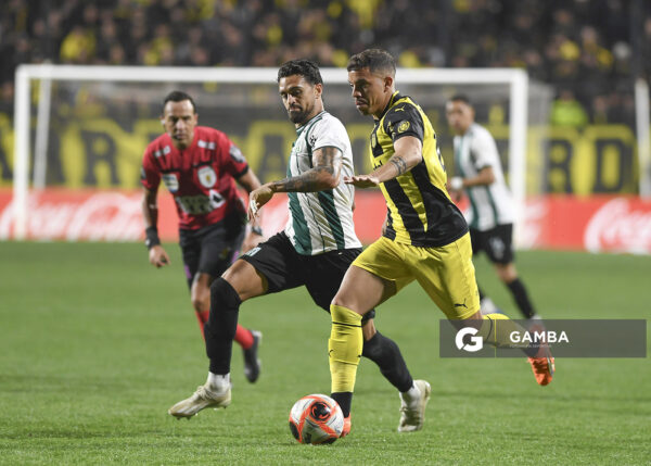David Terans, de Peñarol. Torneo Clausura. Estadio Parque Alfredo V. Viera.