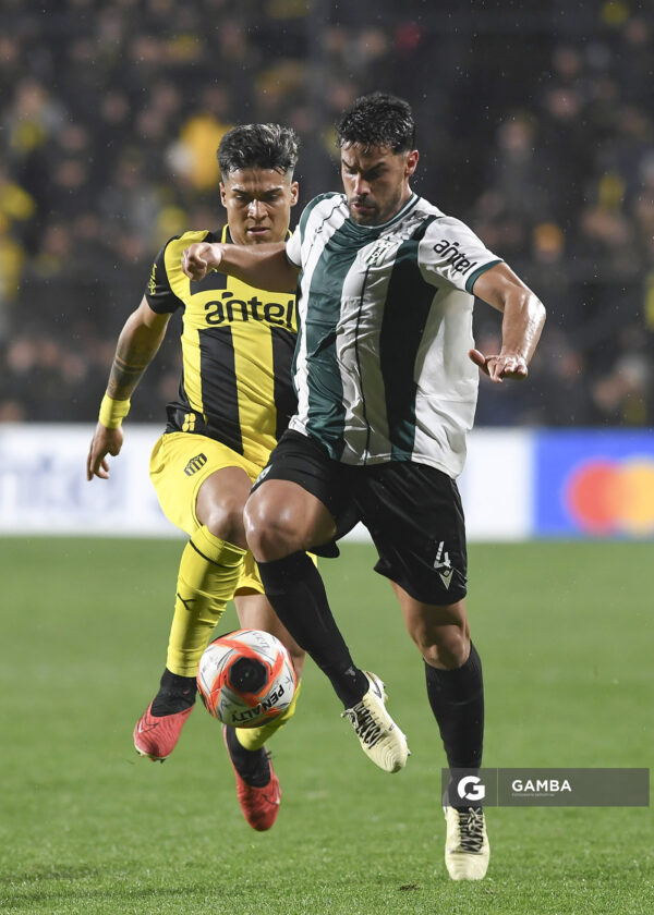 Guillermo Cotugno, de Racing. Torneo Clausura. Estadio Parque Alfredo V. Viera.