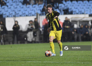 Leandro Umpiérrez, de Peñarol. Torneo Clausura. Estadio Parque Alfredo V. Viera.