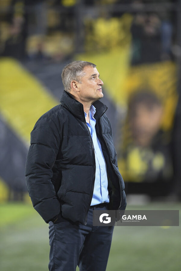 Diego Aguirre, director técnico de Peñarol. Copa Conmebol Libertadores. Estadio Campeón del Siglo.