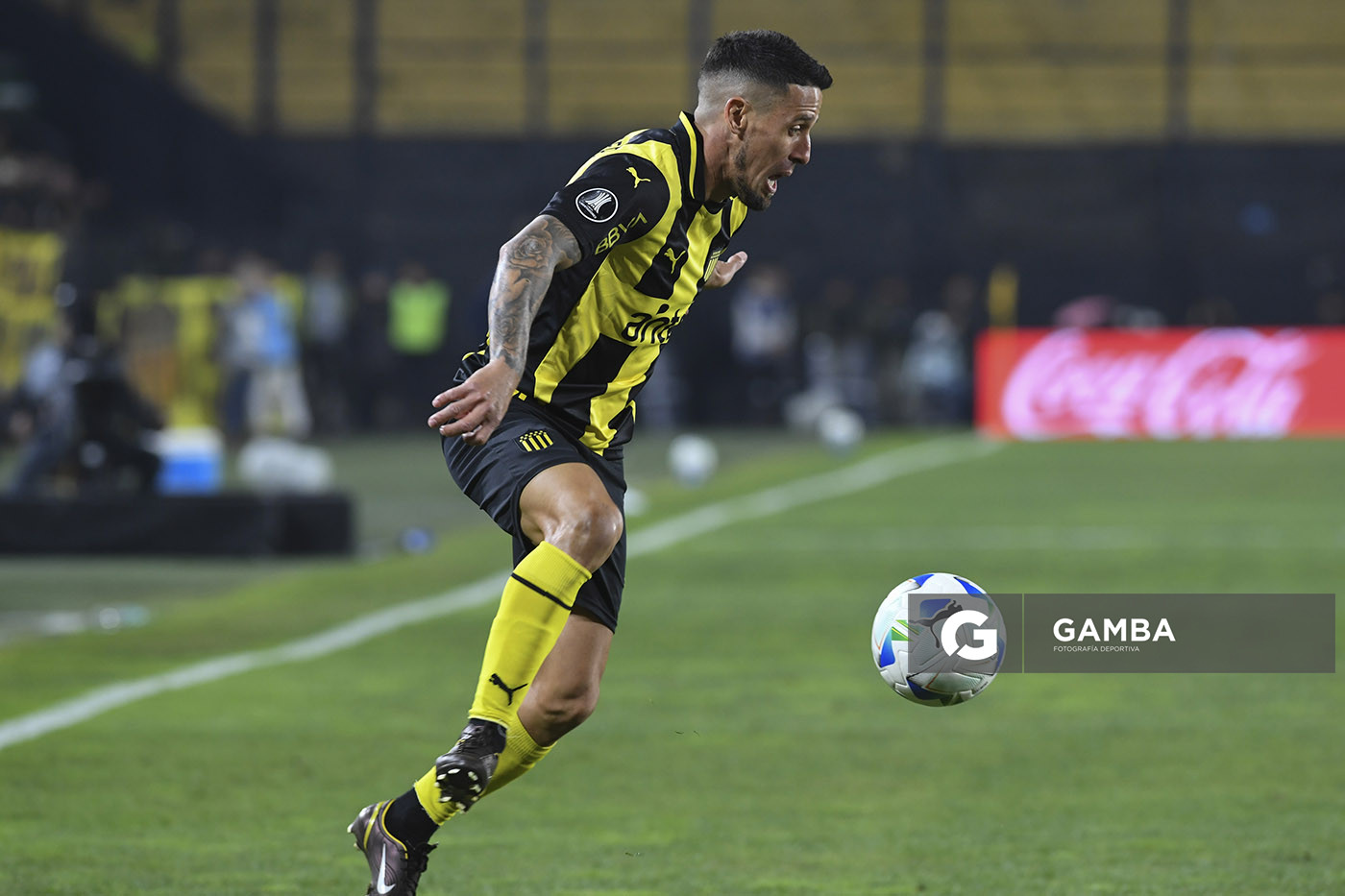 Javier Cabrera, de Peñarol. Copa Conmebol Libertadores. Estadio Campeón del Siglo.