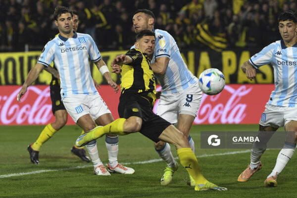 Maximiliano Silvera, de Peñarol. Copa Conmebol Libertadores. Estadio Campeón del Siglo.