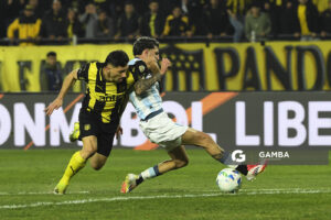 Gastón Martirena, de Racing. Copa Conmebol Libertadores. Estadio Campeón del Siglo.