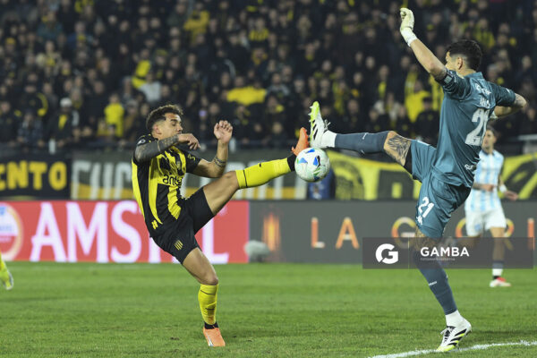 David Terans, de Peñarol. Copa Conmebol Libertadores. Estadio Campeón del Siglo.