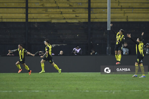 David Terans, de Peñarol. Copa Conmebol Libertadores. Estadio Campeón del Siglo.
