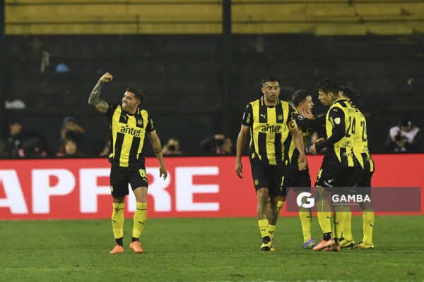 David Terans, de Peñarol. Copa Conmebol Libertadores. Estadio Campeón del Siglo.