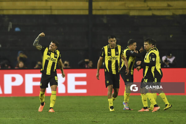 David Terans, de Peñarol. Copa Conmebol Libertadores. Estadio Campeón del Siglo.