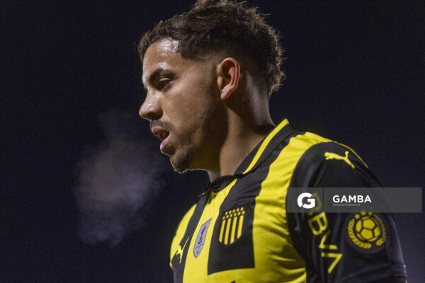 David Terans, de Peñarol. Torneo Clausura. Estadio Campeones Olímpicos.
