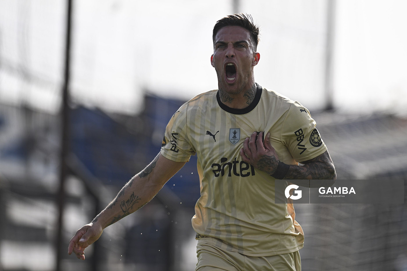 Javier Méndez, de Peñarol. Torneo Clausura. Estadio Belvedere.
