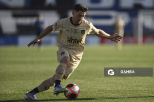Maximiliano Silvera, de Peñarol. Torneo Clausura. Estadio Belvedere.