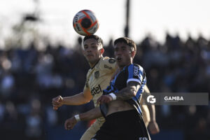 Agustín Cayetano, de Liverpool. Torneo Clausura. Estadio Belvedere.