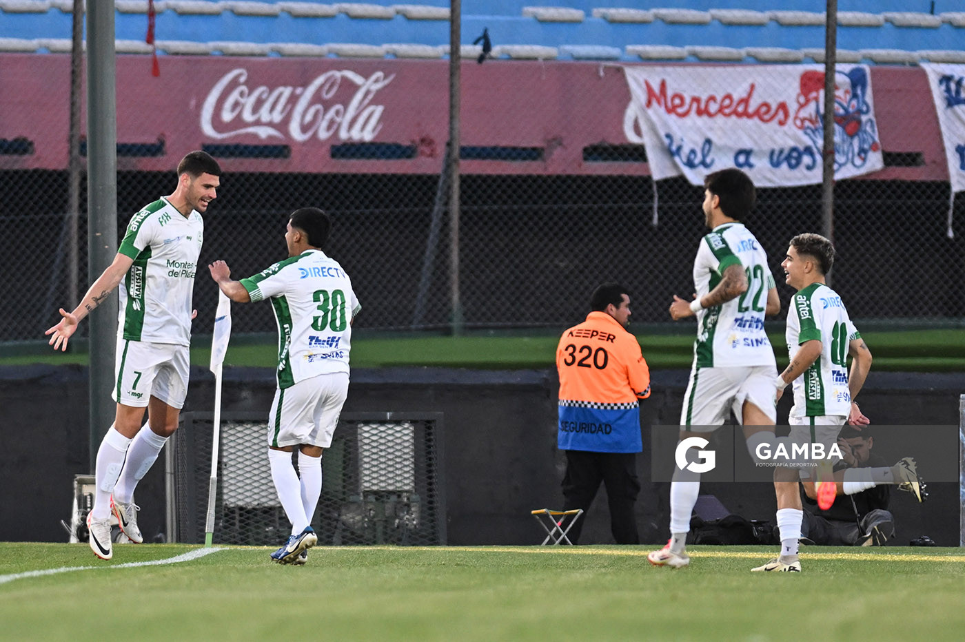 Álvaro López, de Plaza Colonia. Torneo Clausura. Estadio Centenario.