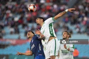 Juan Hernández, de Plaza Colonia. Torneo Clausura. Estadio Centenario.