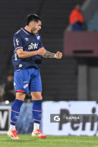 Maximiliano Gómez, de Nacional. Torneo Clausura. Estadio Centenario.
