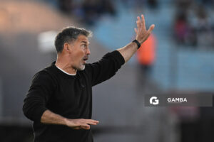 Sebastián Díaz, director técnico de Plaza Colonia. Torneo Clausura. Estadio Centenario.