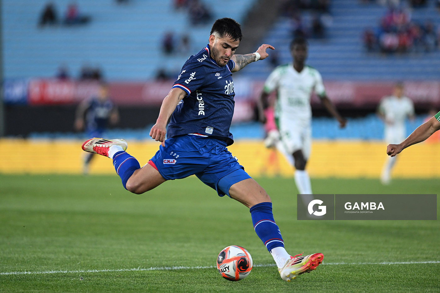 Maximiliano Gómez, de Nacional. Torneo Clausura. Estadio Centenario.