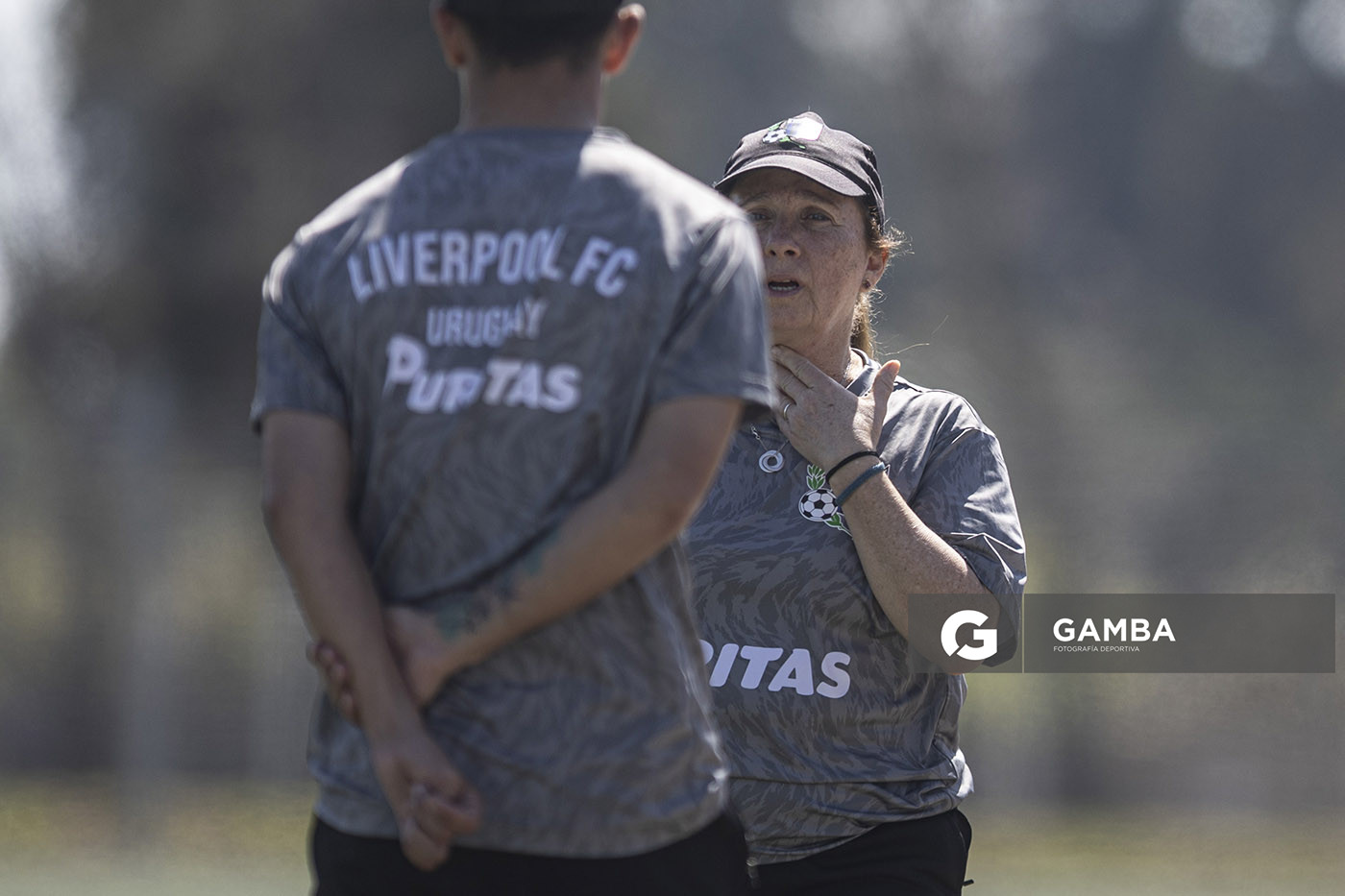 Graciela Rebollo, directora técnica de Liverpool. Campeonato Uruguayo de Fútbol Femenino. Ciudad Deportiva Los Céspedes.