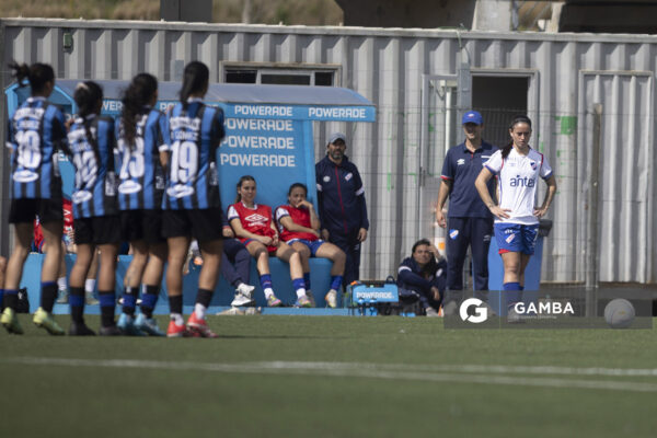 Alison Latua, de Nacional. Campeonato Uruguayo de Fútbol Femenino. Ciudad Deportiva Los Céspedes.