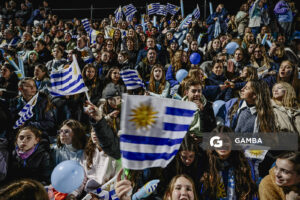Hinchas de Uruguay. Copa Panamericana de Hockey. Cancha Celeste.