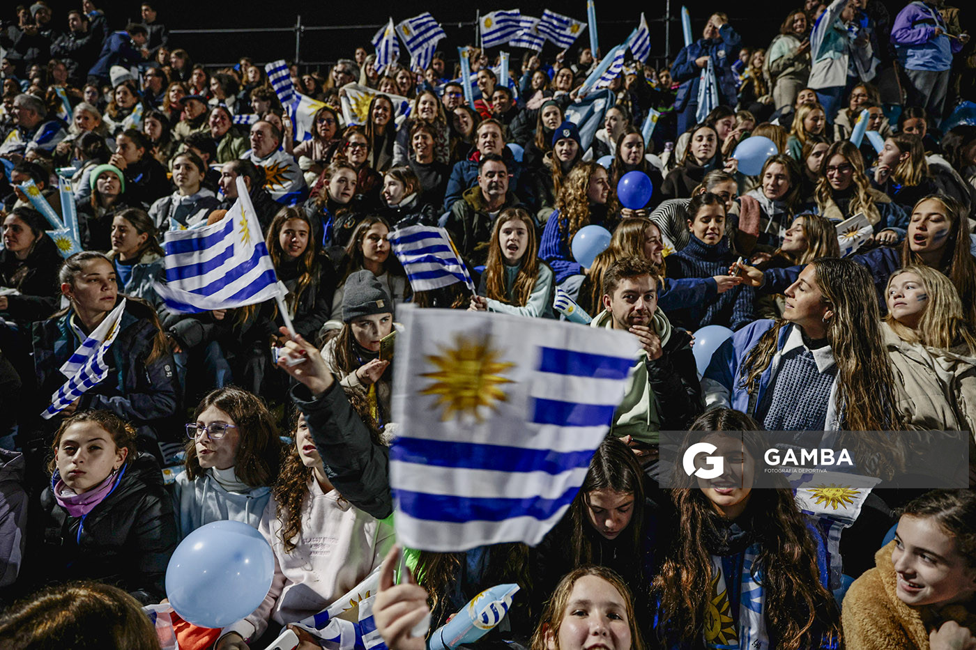 Hinchas de Uruguay. Copa Panamericana de Hockey. Cancha Celeste.