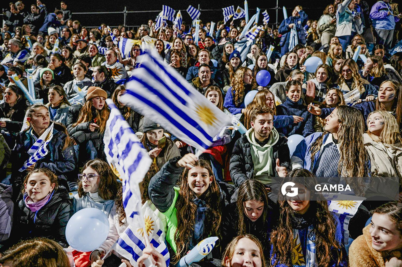 Hinchas de Uruguay. Copa Panamericana de Hockey. Cancha Celeste.