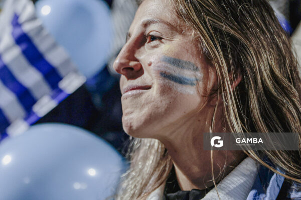 Hinchas de Uruguay. Copa Panamericana de Hockey. Cancha Celeste.