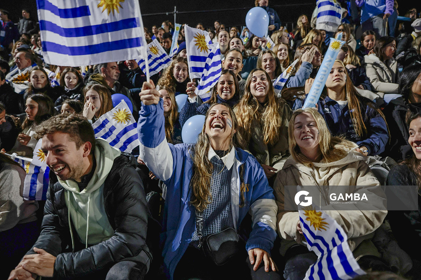 Hinchas de Uruguay. Copa Panamericana de Hockey. Cancha Celeste.