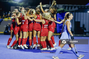Jugadoras de Estados Unidos al término del partido. Copa Panamericana de Hockey. Cancha Celeste.