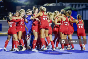 Jugadoras de Estados Unidos al término del partido. Copa Panamericana de Hockey. Cancha Celeste.