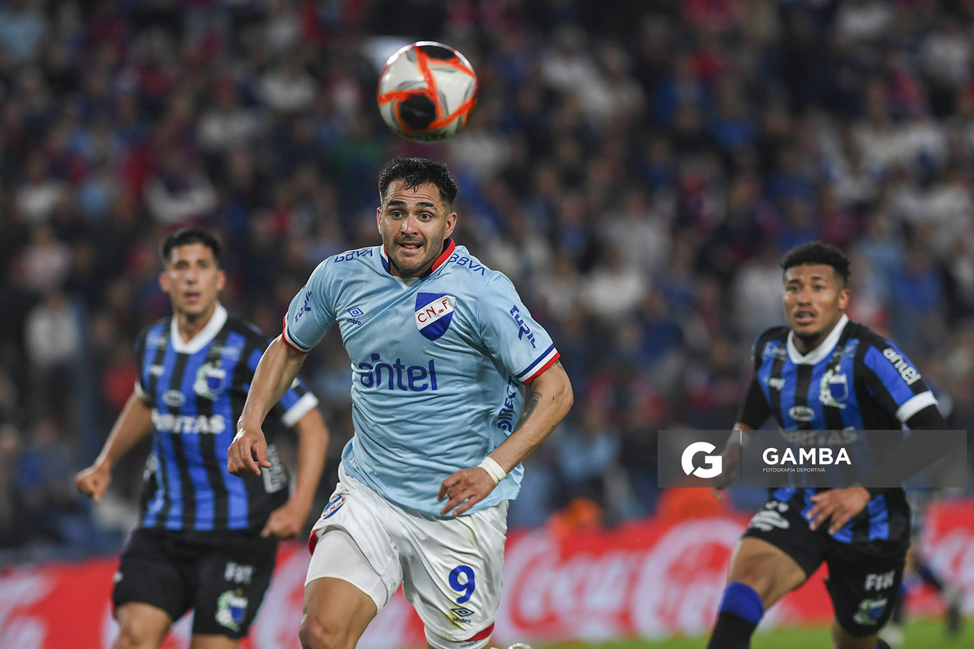 Maximiliano Gómez, de Nacional. Torneo Clausura. Estadio Gran Parque Central.