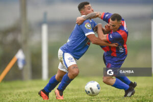 Brian Sotelo, de Sportivo Minas. Luis Buzón, de Lito. Campeonato Minuano. Complejo Deportivo de Sportivo Minas.