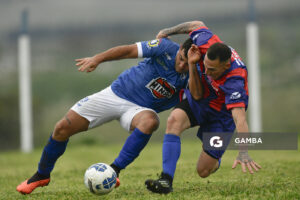 Brian Sotelo, de Sportivo Minas. Luis Buzón, de Lito. Campeonato Minuano. Complejo Deportivo de Sportivo Minas.