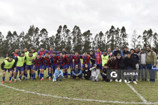 Plantel de Lito. Campeonato Minuano. Complejo Deportivo de Sportivo Minas.