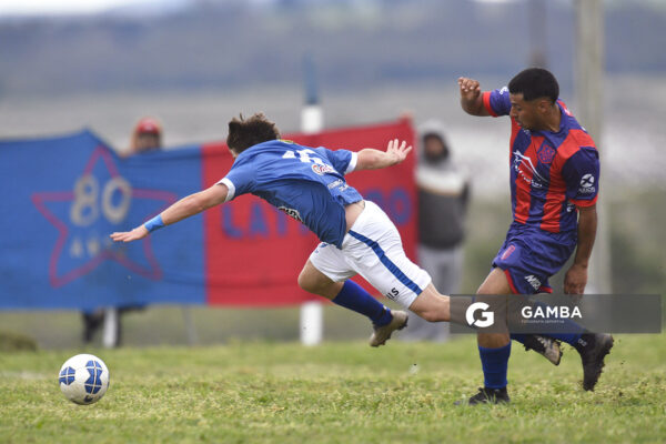 Emilio Ocampo, de Sportivo Minas. Campeonato Minuano. Complejo Deportivo de Sportivo Minas.
