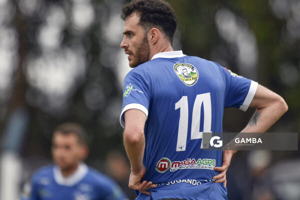 Ismael Corrales, de Sportivo Minas. Campeonato Minuano. Complejo Deportivo de Sportivo Minas.