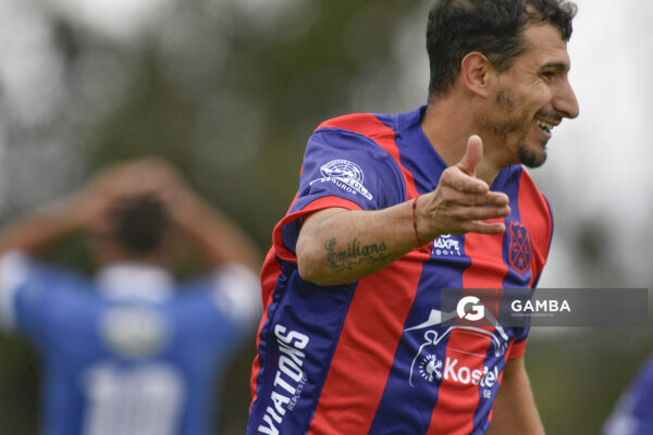 Marcelo Correa, de Lito. Campeonato Minuano. Complejo Deportivo de Sportivo Minas.
