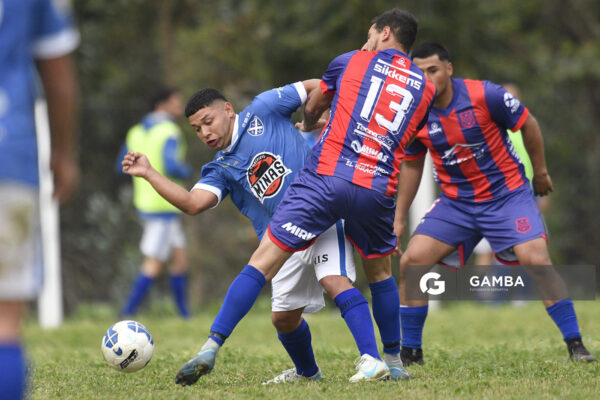 Hugo González, de Sportivo Minas. Campeonato Minuano. Complejo Deportivo de Sportivo Minas.