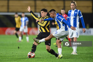 Ignacio Sosa, de Peñarol. Torneo Clausura. Estadio Campeón del Siglo.