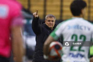 Diego Aguirre, director técnico de Peñarol. Torneo Clausura. Estadio Campeón del Siglo.