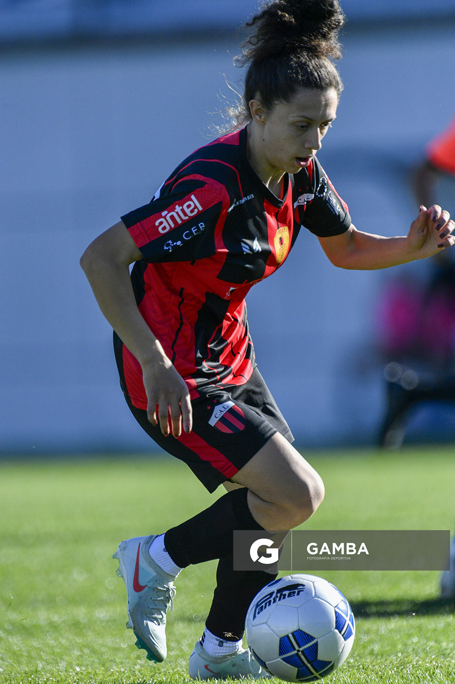 Natalia Arbelo, de Litoral. 23ª Copa Nacional de Fútbol Femenino. Estadio Parque Artigas.