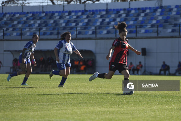 Natalia Arbelo, de Litoral. 23ª Copa Nacional de Fútbol Femenino. Estadio Parque Artigas.