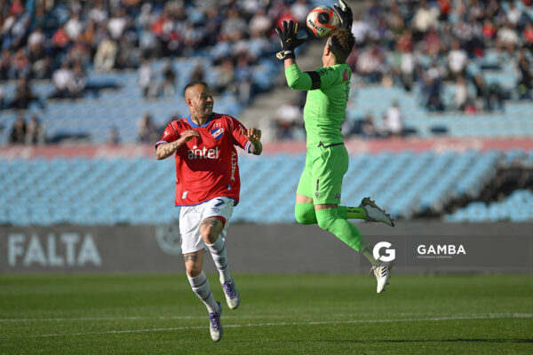 Sebastián Sosa, golero de Juventud, Torneo Clausura. Estadio Centenario.