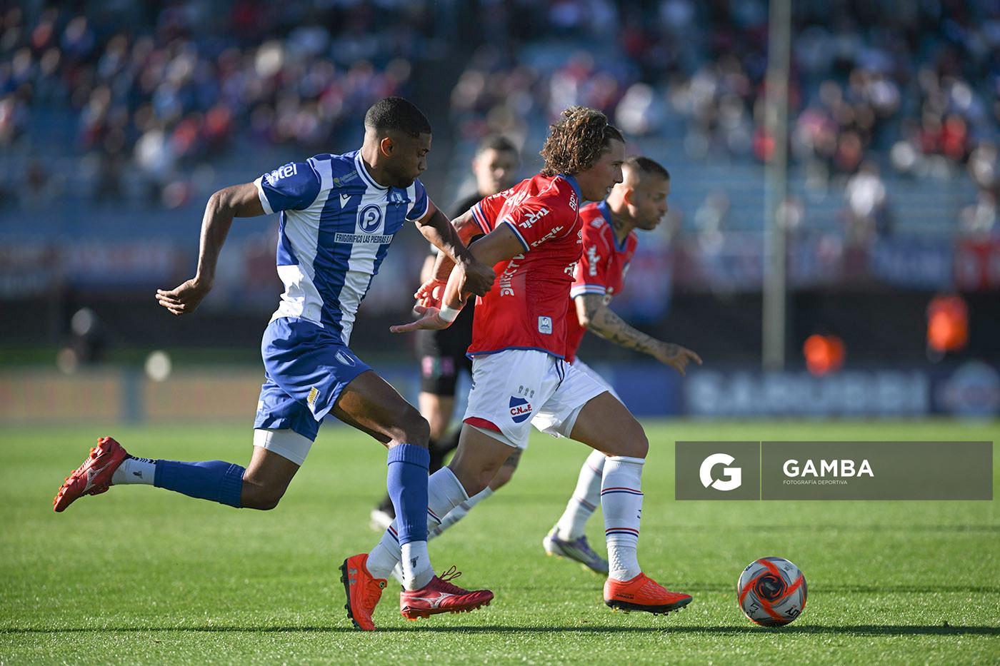 Luciano Boggio, de Nacional, Torneo Clausura. Estadio Centenario.