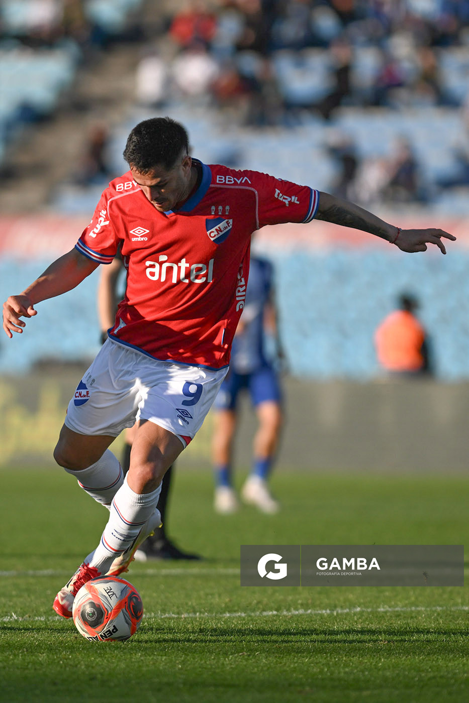 Maximiliano Gómez, de Nacional, Torneo Clausura. Estadio Centenario.
