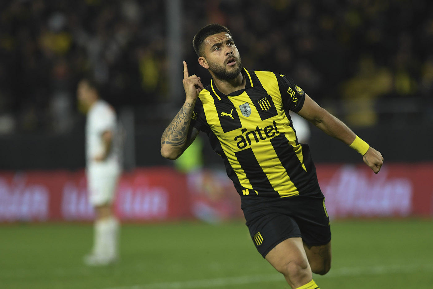 Peñarol 2 - Danubio 0. F10CL25.