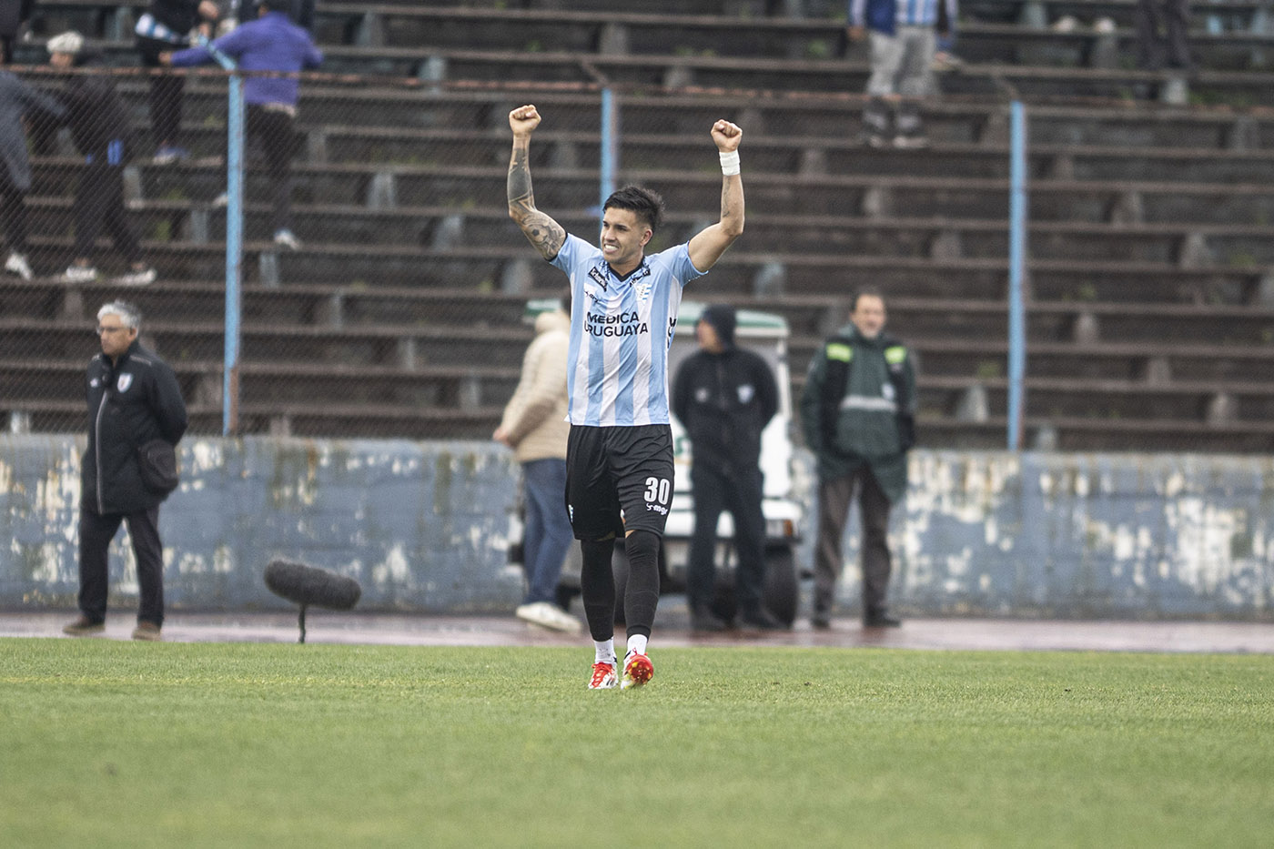 Cerro 2 - Peñarol 0. F13TC25.