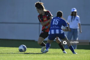 Natalia Arbelo, de Litoral, 23ª Copa Nacional de Fútbol Femenino. Estadio Parque Artigas.
